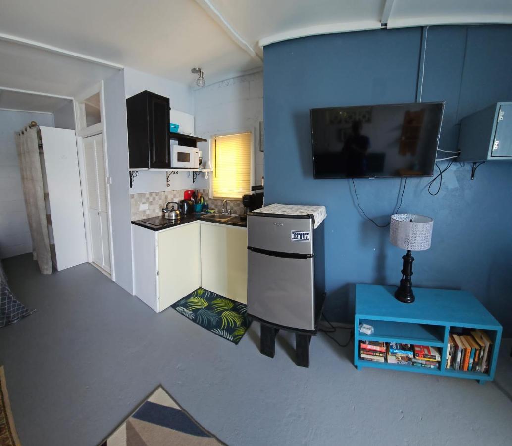Apartamento Gloria'S Mini Hideaway Christ Church Exterior foto